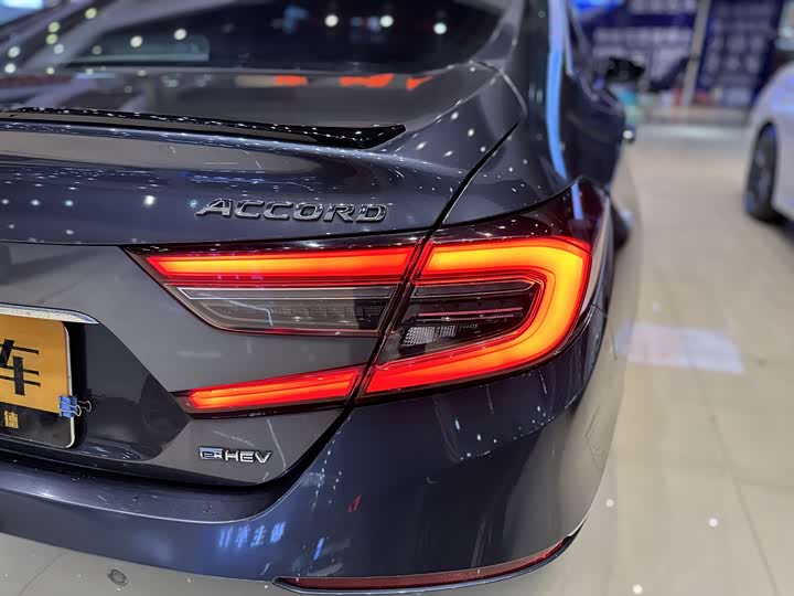 Фото 12 - Honda Accord