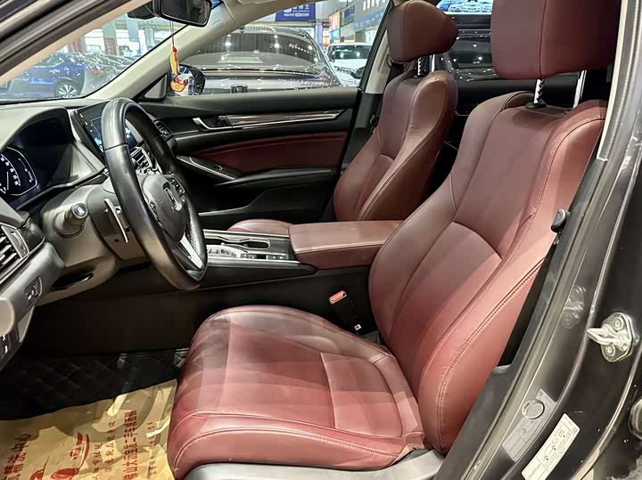 Фото 5 - Honda Accord