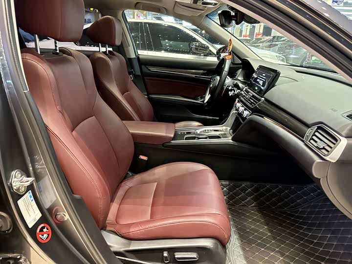 Фото 7 - Honda Accord