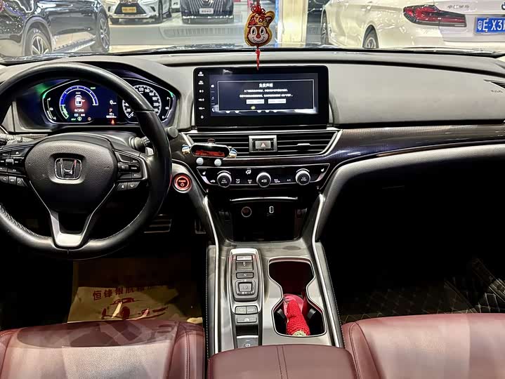 Фото 9 - Honda Accord