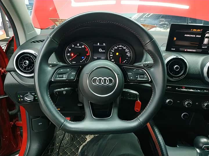 Фото 3 - Audi Q2L