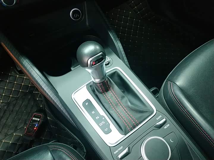 Фото 6 - Audi Q2L