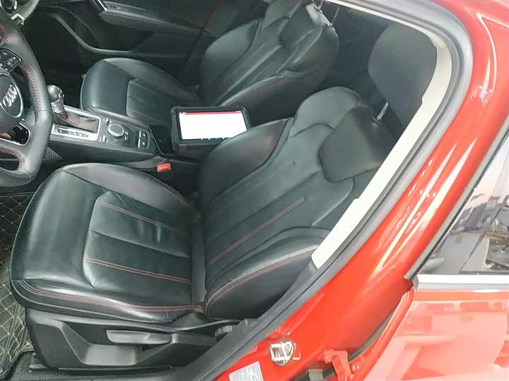 Фото 7 - Audi Q2L
