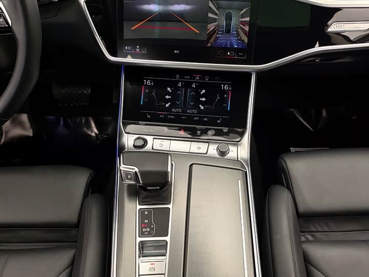 Фото 10 - Audi A7