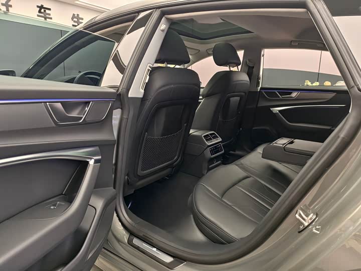 Фото 7 - Audi A7