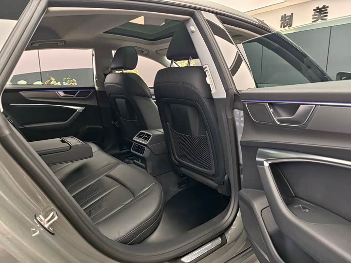 Фото 8 - Audi A7