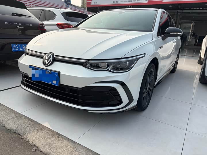 Фото 1 - Volkswagen Golf