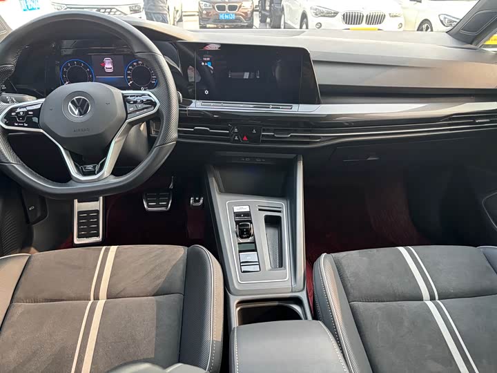 Фото 9 - Volkswagen Golf