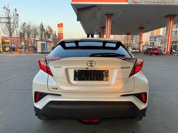 Фото 14 - Toyota Izoa