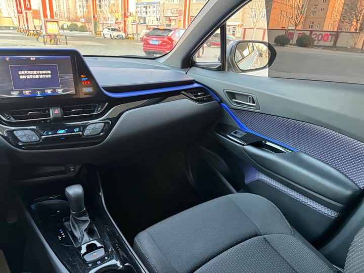 Фото 15 - Toyota Izoa