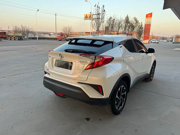 Фото 17 - Toyota Izoa