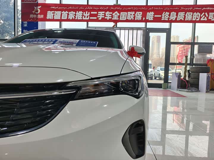 Фото 15 - Buick Verano