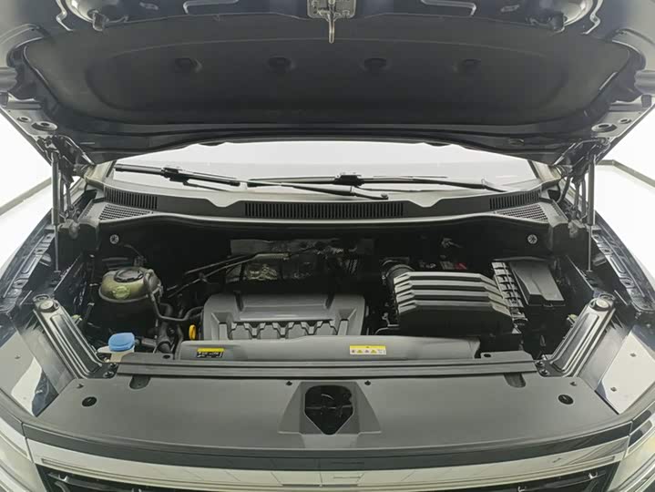 Фото 10 - Volkswagen Talagon