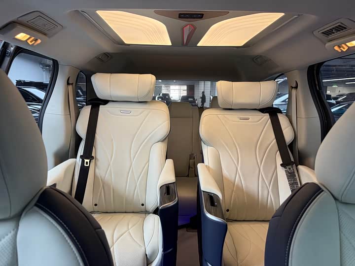 Фото 10 - Buick GL8 ES