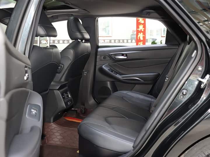 Фото 12 - Toyota Avalon