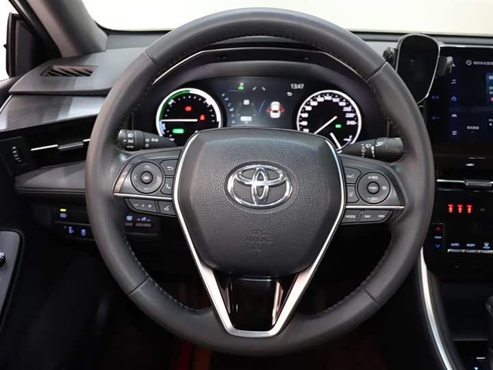 Фото 14 - Toyota Avalon