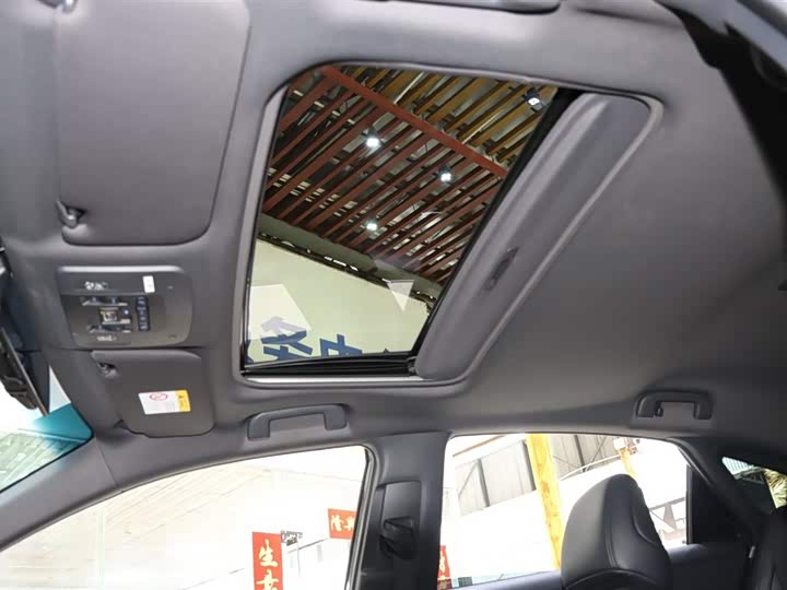 Фото 18 - Toyota Avalon