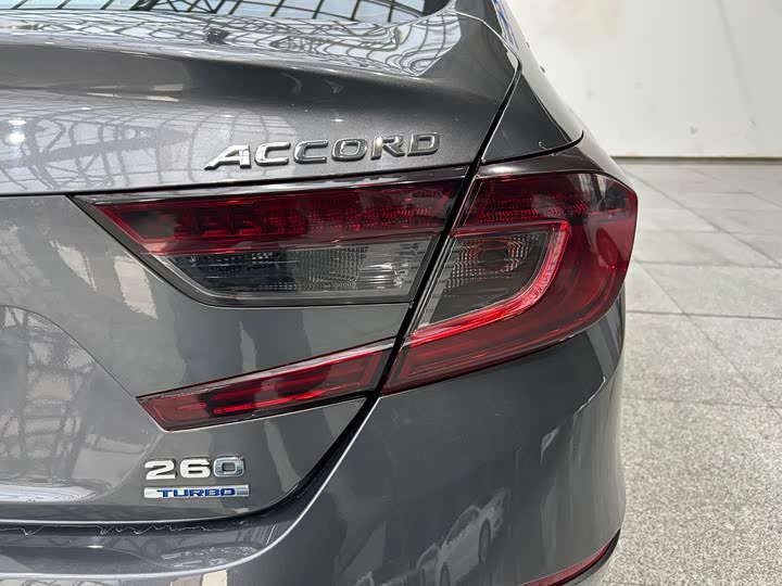 Фото 11 - Honda Accord