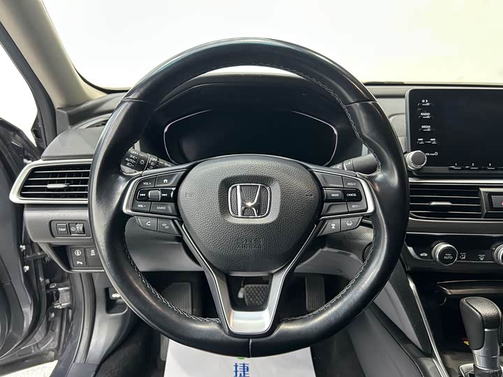 Фото 20 - Honda Accord