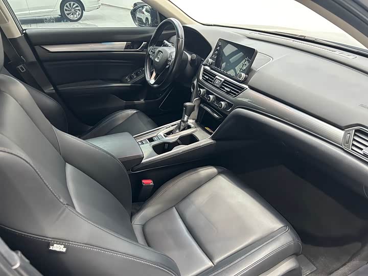 Фото 30 - Honda Accord