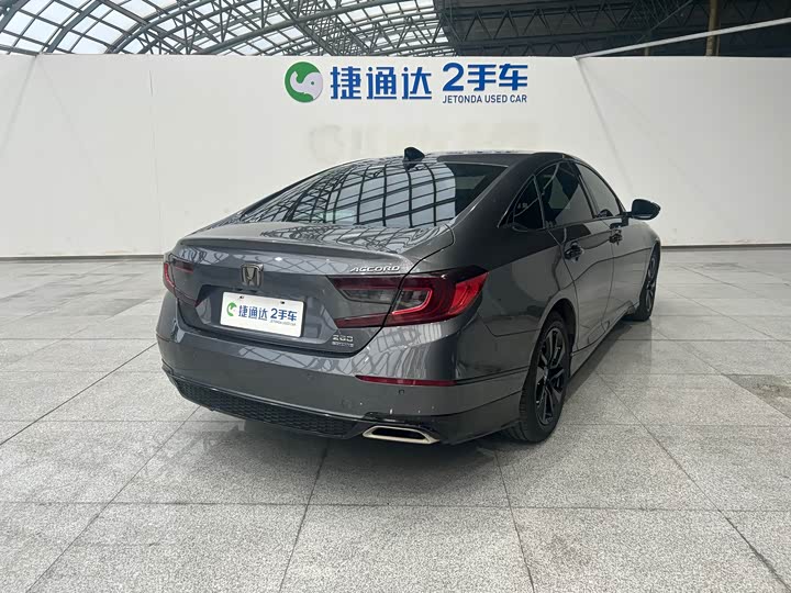 Фото 6 - Honda Accord