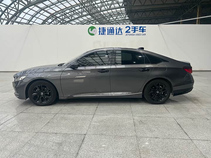 Фото 7 - Honda Accord