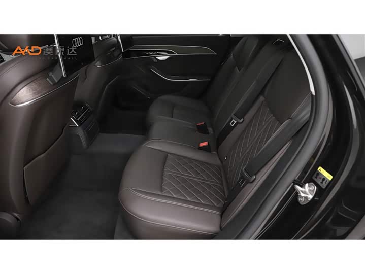Фото 7 - Audi A8