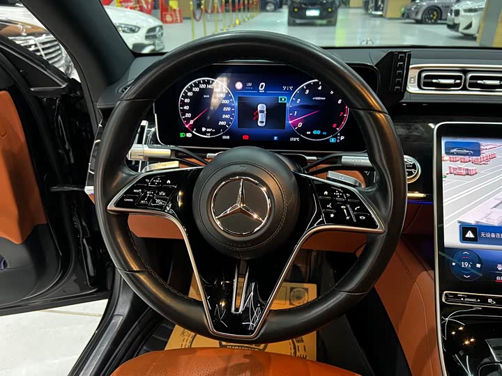 Фото 12 - Mercedes-Benz S-Class