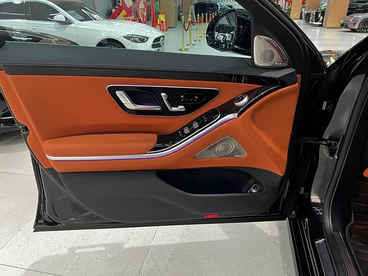 Фото 6 - Mercedes-Benz S-Class