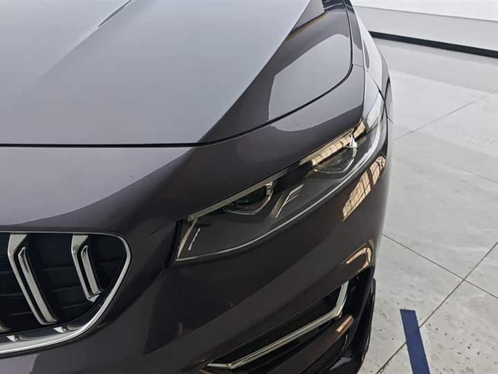 Фото 5 - Geely Preface