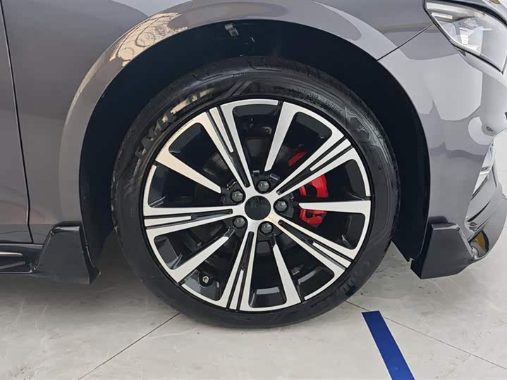 Фото 6 - Geely Preface