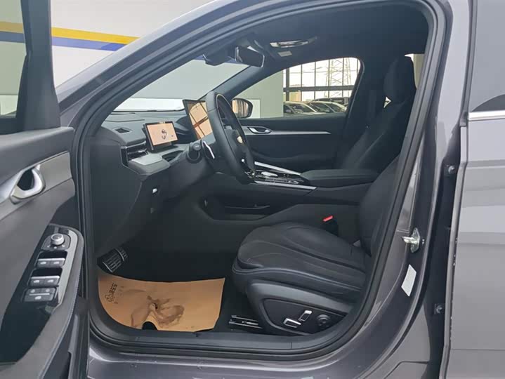 Фото 9 - Geely Preface