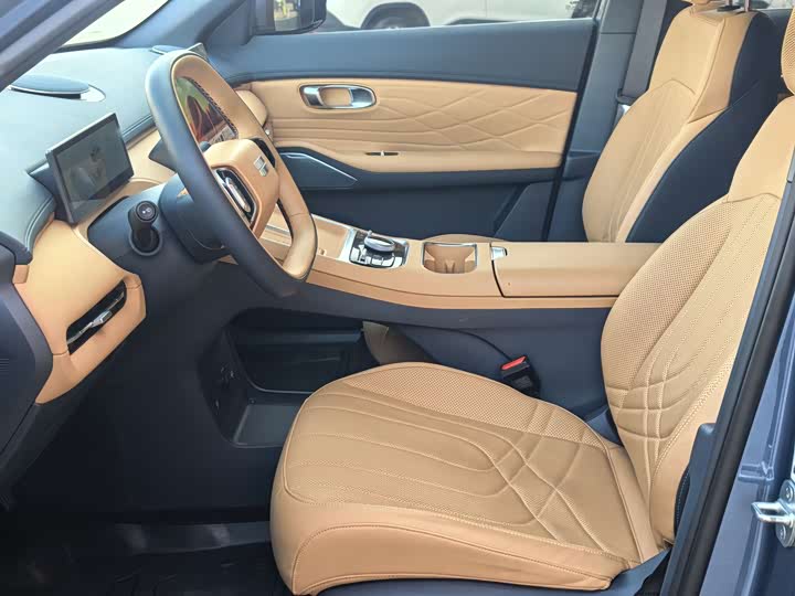 Фото 8 - Geely Galaxy Starship 7