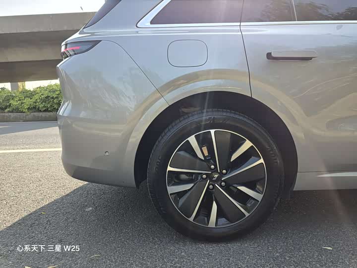 Фото 6 - LiXiang L6