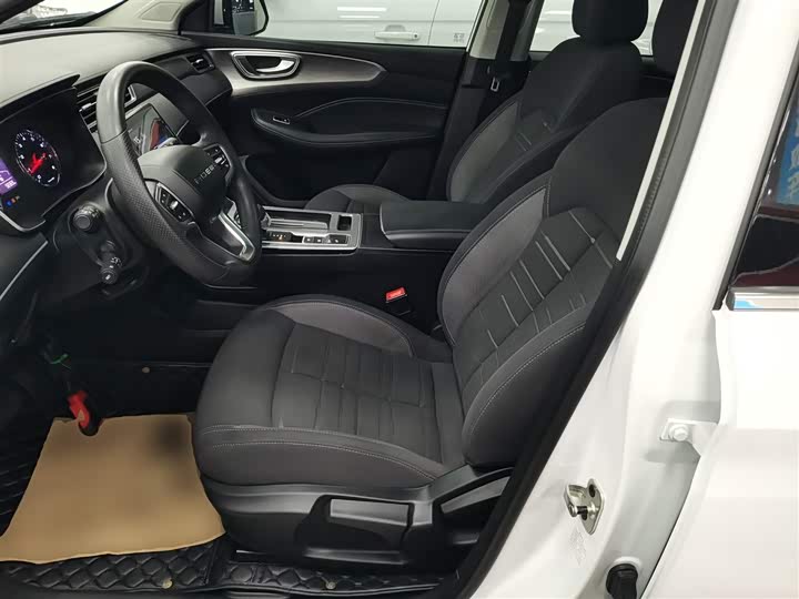 Фото 15 - Roewe RX5