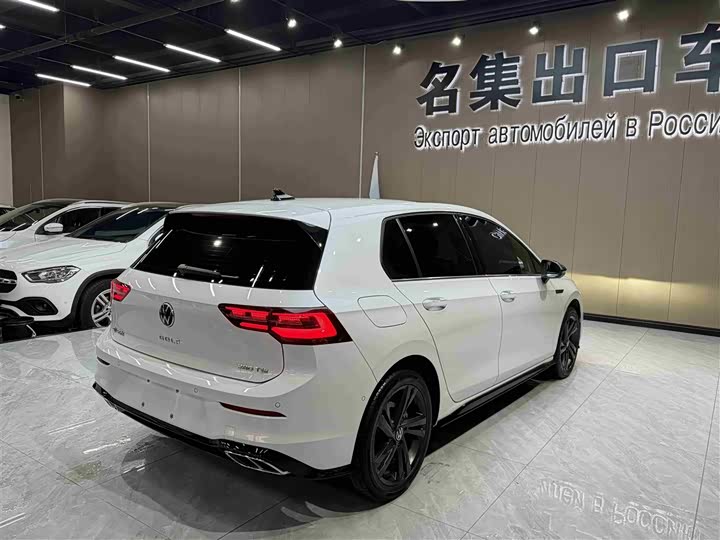 Фото 4 - Volkswagen Golf