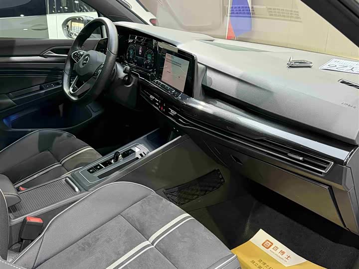 Фото 9 - Volkswagen Golf