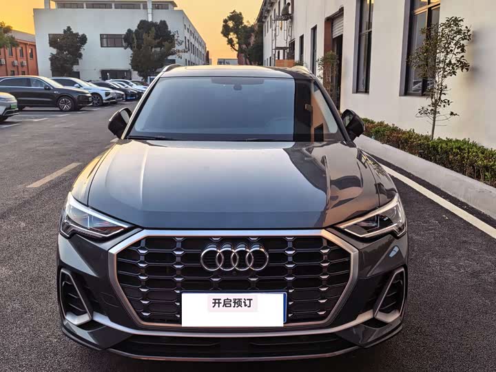 Фото 1 - Audi Q3