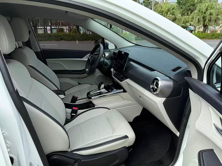 Фото 7 - BYD Yuan Pro