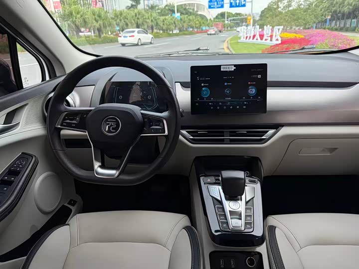 Фото 9 - BYD Yuan Pro