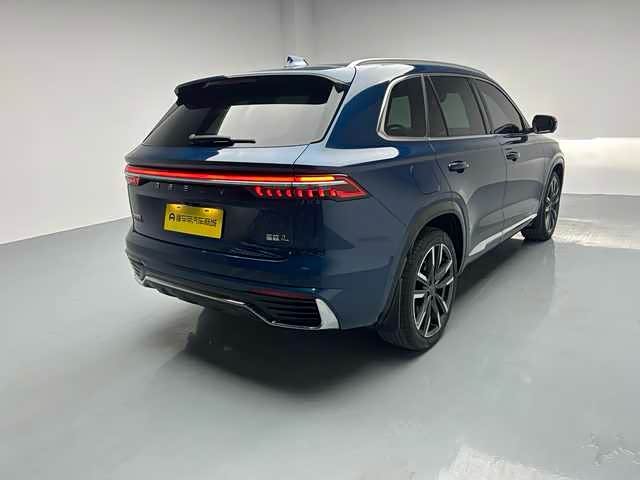 Фото 10 - Geely Monjaro