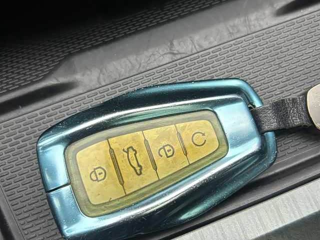 Фото 12 - Geely Monjaro