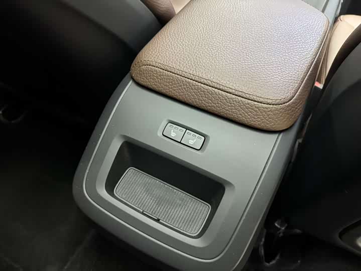 Фото 17 - Volvo S60