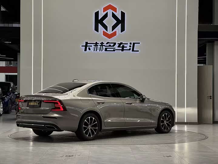 Фото 6 - Volvo S60