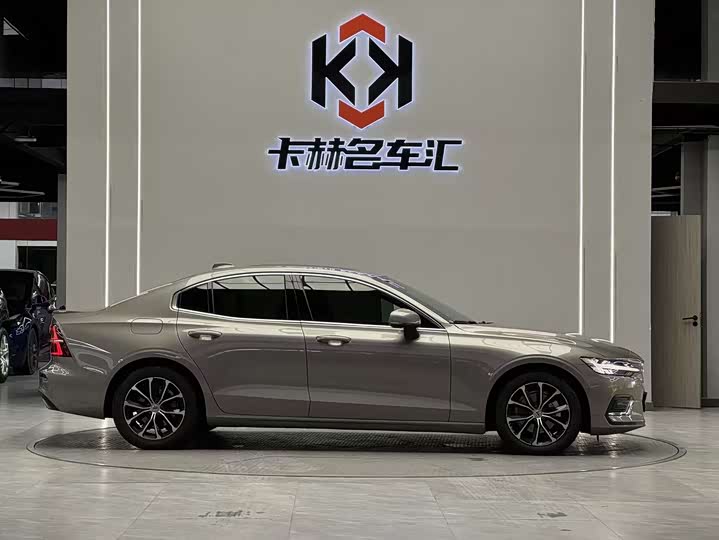 Фото 7 - Volvo S60