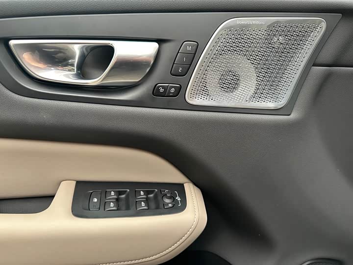 Фото 16 - Volvo XC60