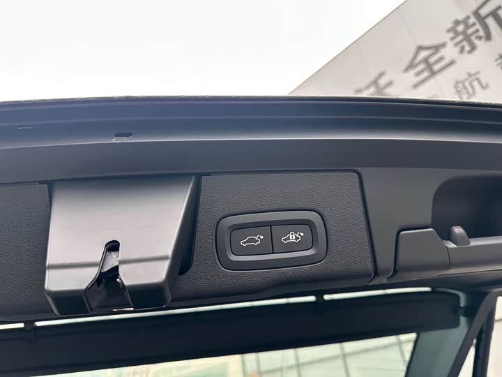 Фото 19 - Volvo XC60