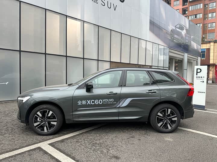 Фото 5 - Volvo XC60