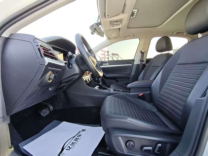 Фото 18 - Volkswagen Lavida