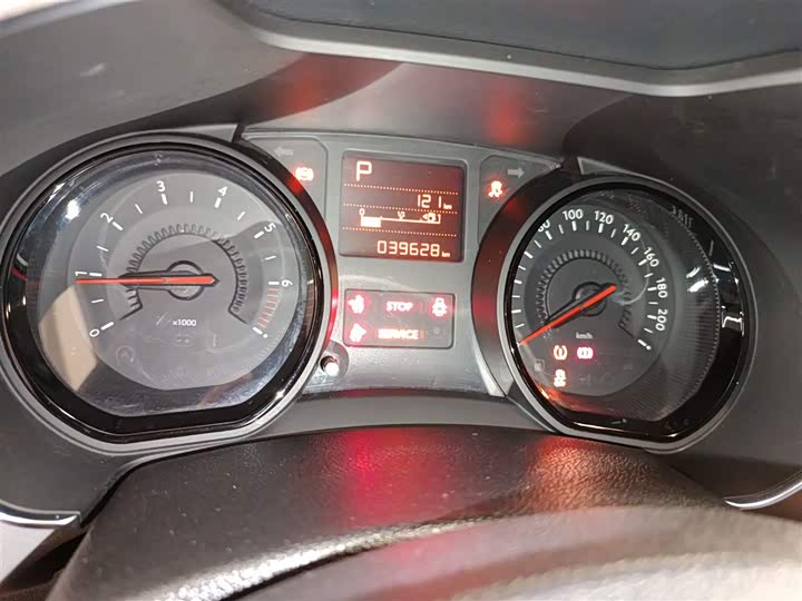 Фото 12 - Citroen C3-XR